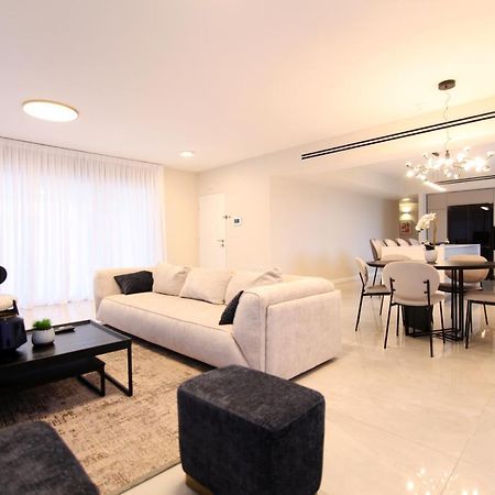 Mini Penthouse Near The Beach Нетанья Екстер'єр фото