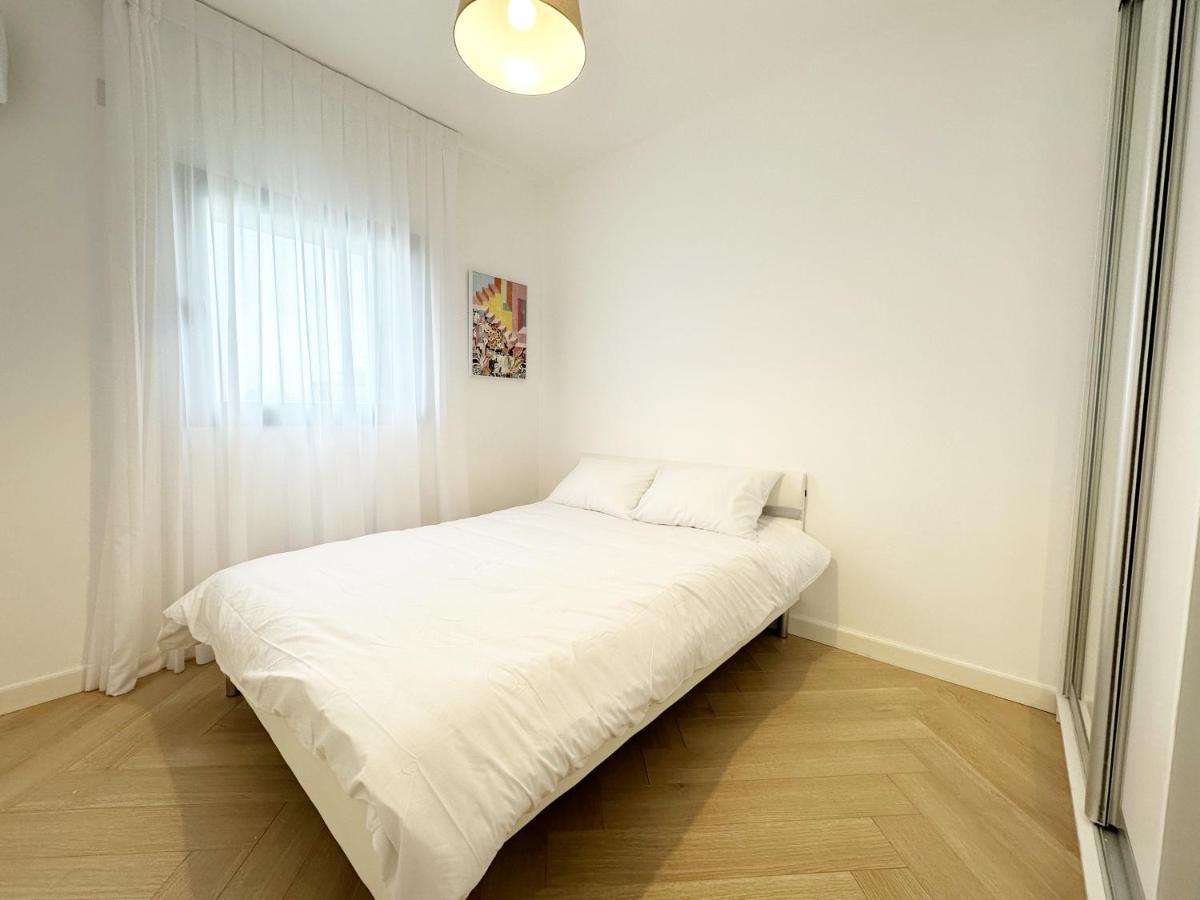 Mini Penthouse Near The Beach Нетанья Екстер'єр фото
