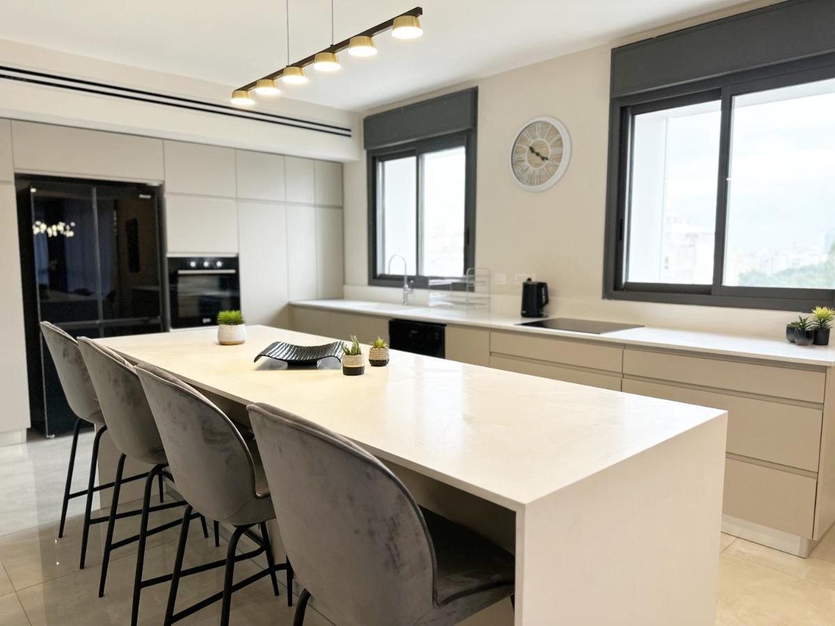 Mini Penthouse Near The Beach Нетанья Екстер'єр фото