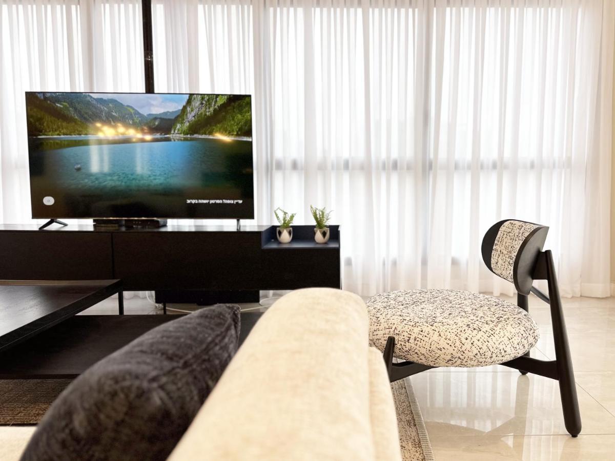 Mini Penthouse Near The Beach Нетанья Екстер'єр фото