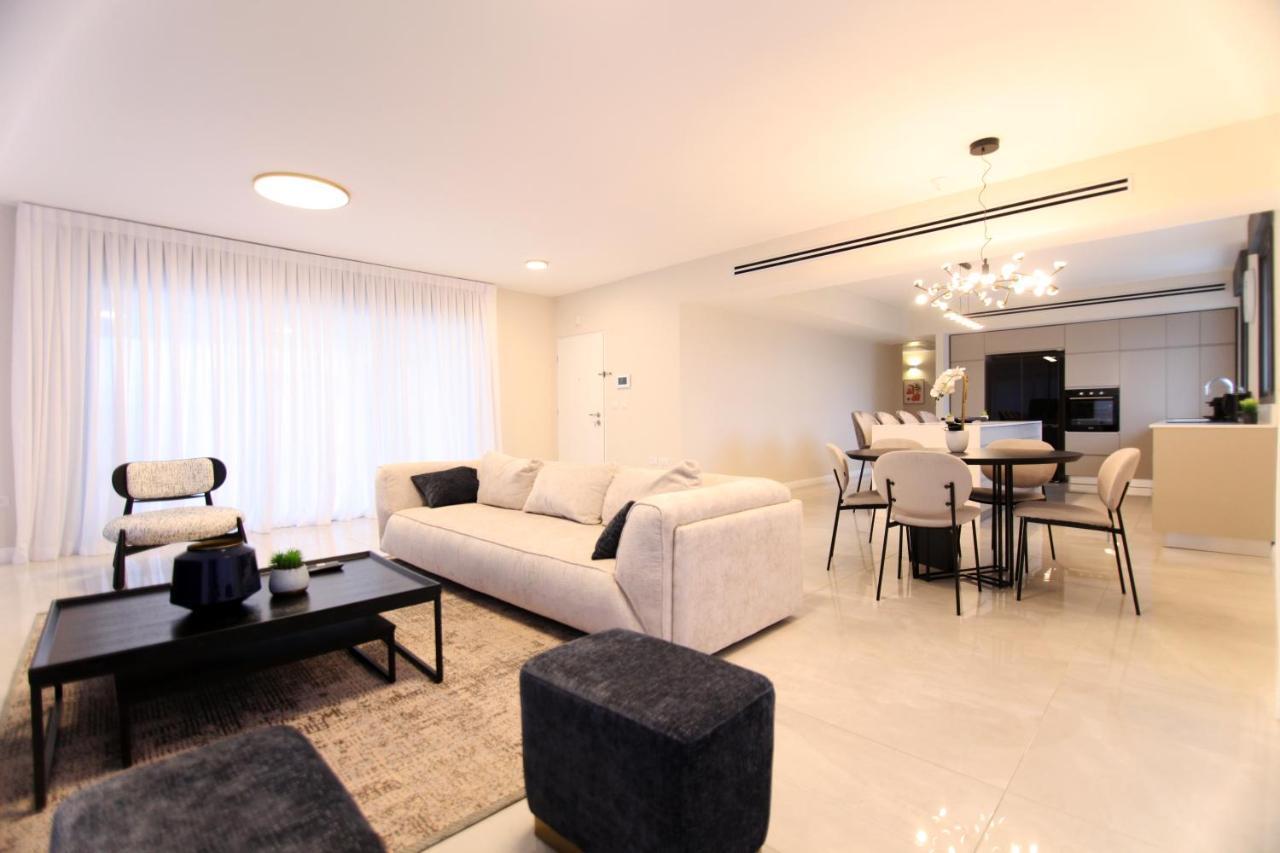Mini Penthouse Near The Beach Нетанья Екстер'єр фото