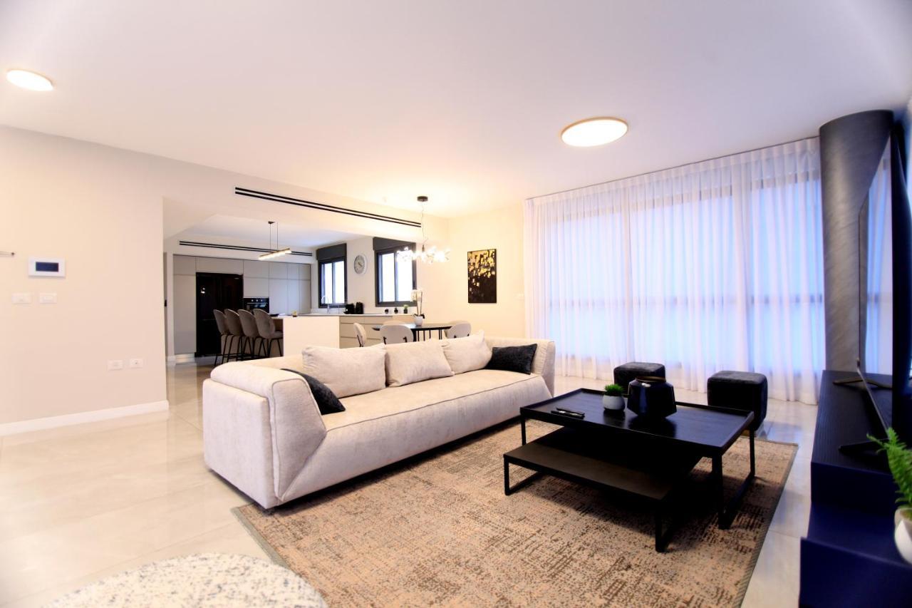 Mini Penthouse Near The Beach Нетанья Екстер'єр фото