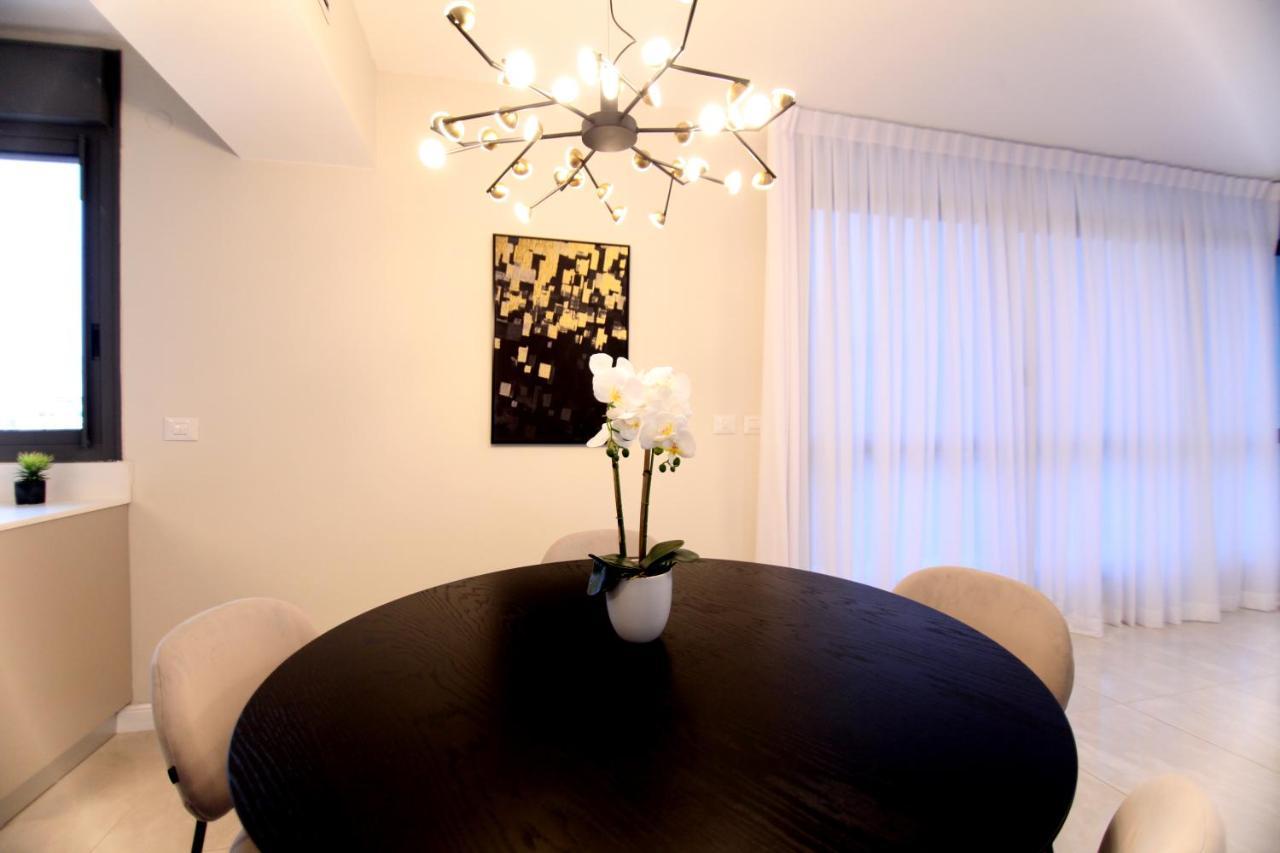 Mini Penthouse Near The Beach Нетанья Екстер'єр фото