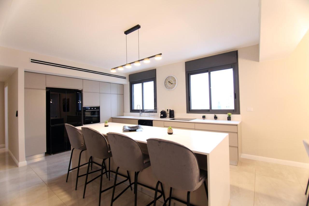 Mini Penthouse Near The Beach Нетанья Екстер'єр фото