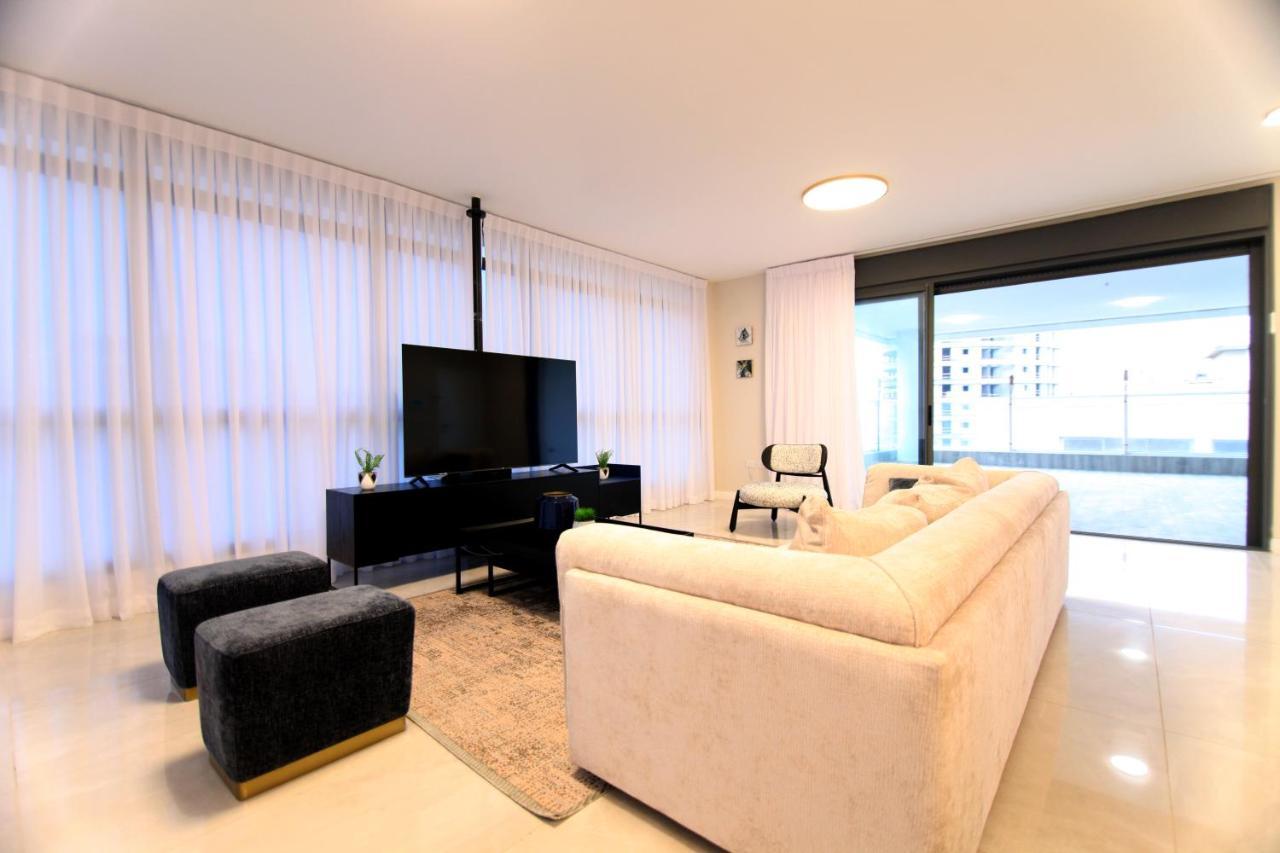 Mini Penthouse Near The Beach Нетанья Екстер'єр фото