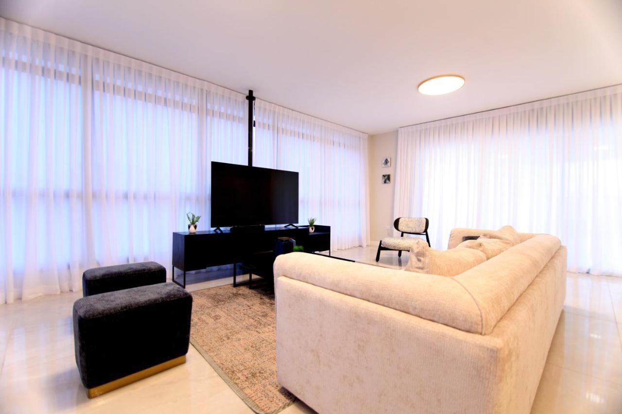 Mini Penthouse Near The Beach Нетанья Екстер'єр фото