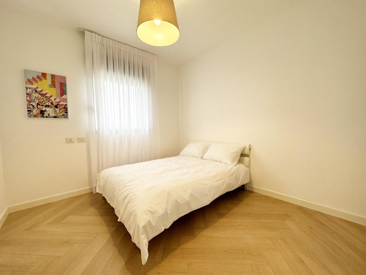 Mini Penthouse Near The Beach Нетанья Екстер'єр фото